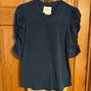 Abercrombie Women's Navy Blue Top